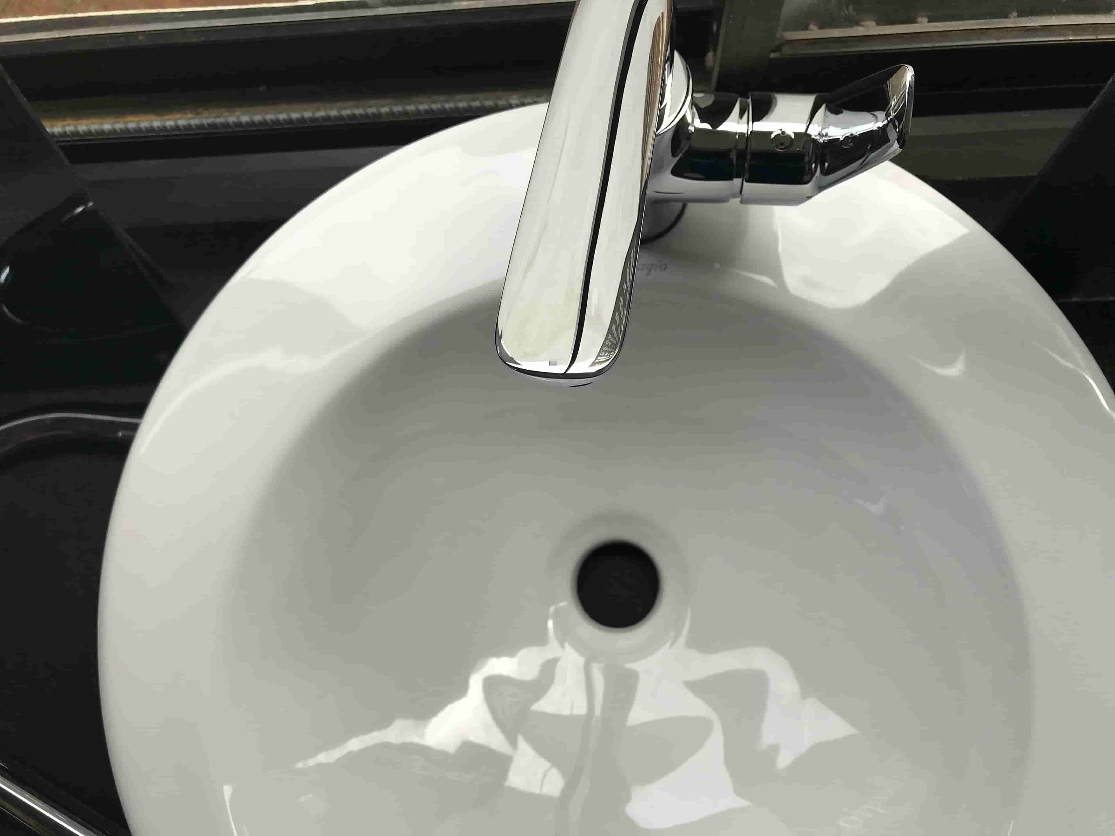 Wash basin leakage repair