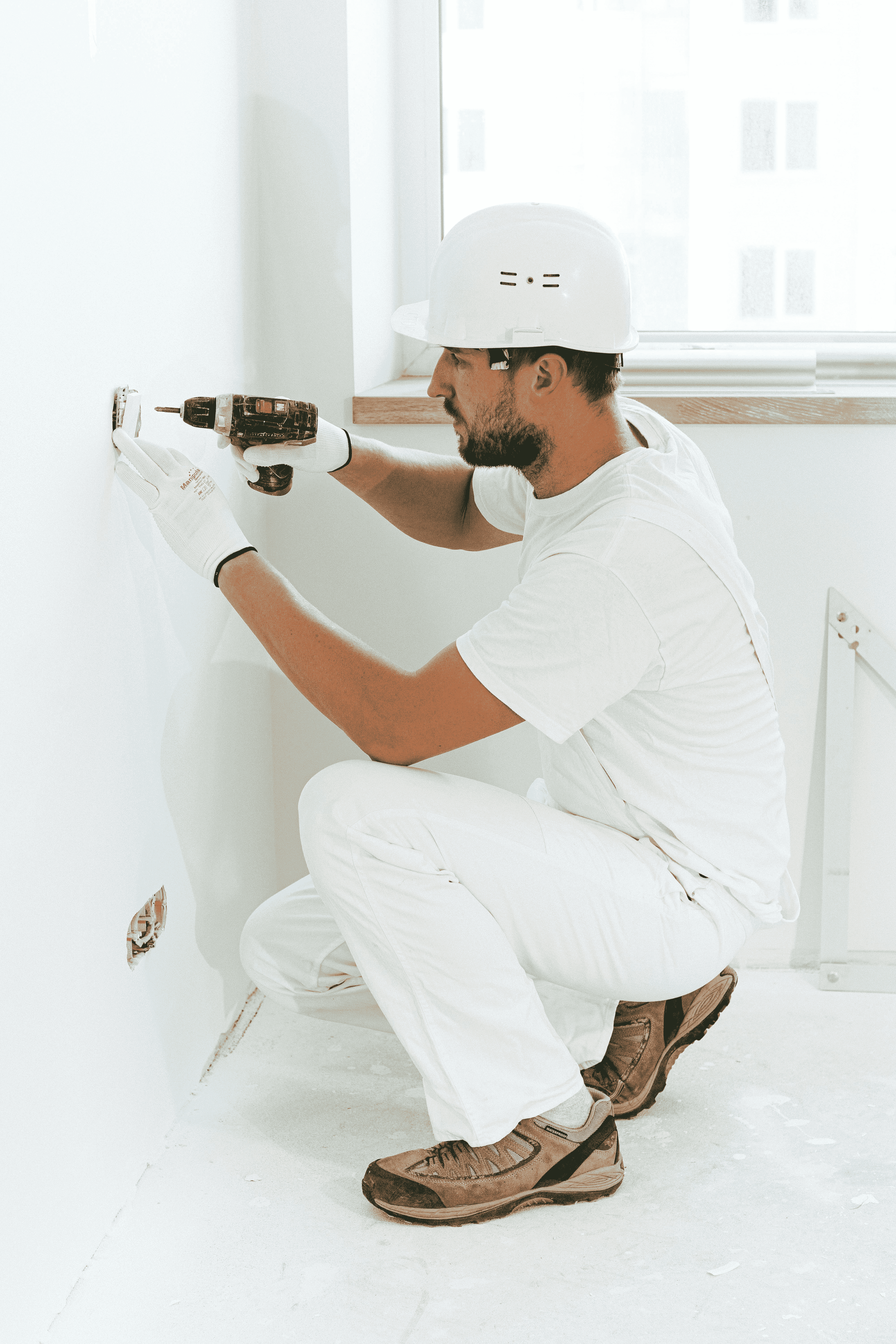 Drill & hang up to 10 holes